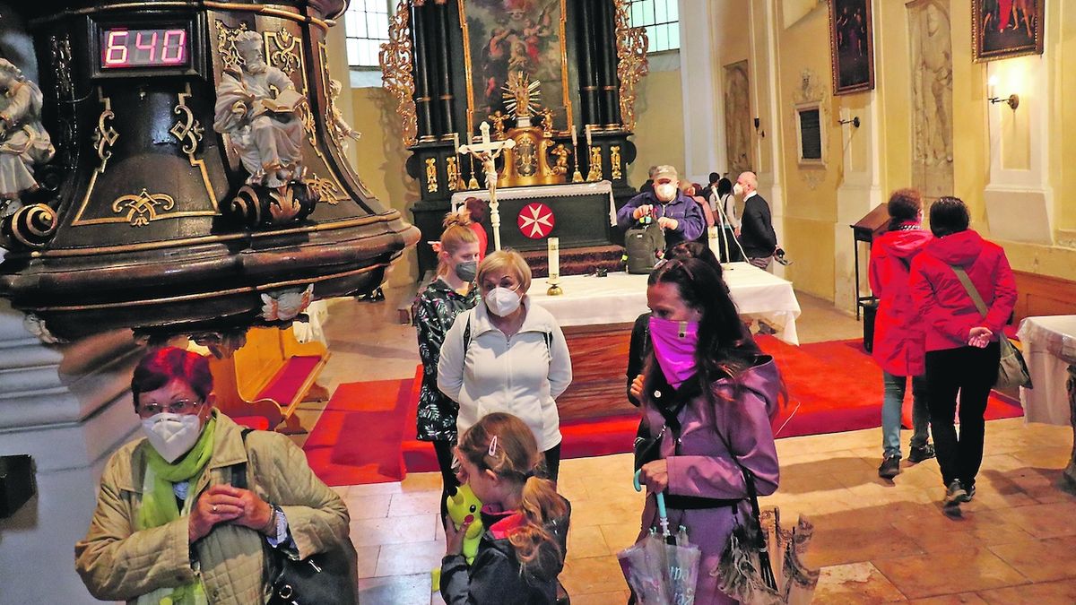 Stovky dárců pomáhají zachránit kostel v Opavě